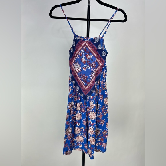 ⭐️SALE⭐️ Kismet - Handkerchief Dress - Picture 1 of 6